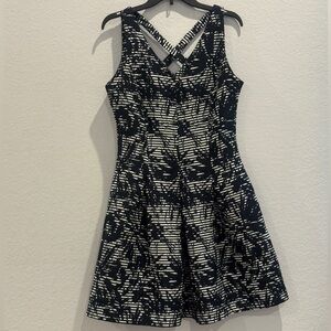 Just...Taylor Navy and White Abstract Dress‎